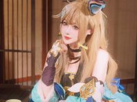 伊珞瞳脚穿上黑色套装,散发出强烈的气场,让我对她更加着迷。