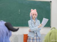 yui金鱼在桥上的美图,传递出了无尽的温馨与感动。