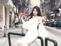 不呆猫粉色睡衣图片 要不要看我cos,跟我壁咚一下?