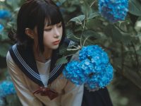 红白配色真是美!欣赏「凛子酱信息」照片原图