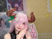 卜呦mikon的图片：阳光照耀下的美丽少女，化身为光影之舞。