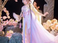 萦绕在细腻柔情中的女子——wallpaper喵小吉真人壁纸cos分享