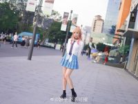 妍子坚不可摧的微博：放心霸占屏幕的美图，保证不招黑