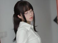 小容仔咕咕咕cos菲谢尔作品:新世界的探索与冒险