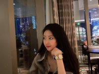 想不到名字的阿八cos爱宕jk微博，一组原图，捕捉细节之美。