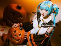 星之迟迟图包的cos作品都很出色，完美还原了角色形象