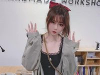 一组比一组好看！是依酱吖七夕镂空美图分享，带你领略最美的cos。