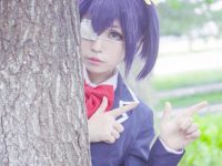 白易子教主银丝旗袍：镜头前优美的照片