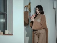 秋和柯基透明兔女郎更新美图，今晚陪你度过不枯燥的夜晚。