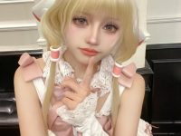 芊川一笑蚕食图百度云：独一无二的cosplay照片原图。