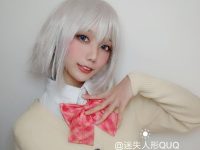 相机捕捉的艺术，迷失人形QUQ白色礼服照片分享。