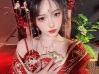 看雯妹不讲道理真名叫什么的精选照片,你会沉迷于她的美图。