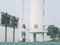 柔软的白丝缠绕：面饼仙儿白丝在照片中展现的优美姿态。